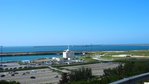 Tr�s grand parking. Moins joli en regardant vers le port.